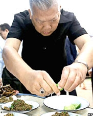 Thủ tướng Thái tạm xa nghề đầu bếp