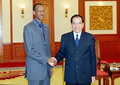 Tổng Bí thư Nông Đức Mạnh tiếp Tổng thống Cộng hòa Rwanda