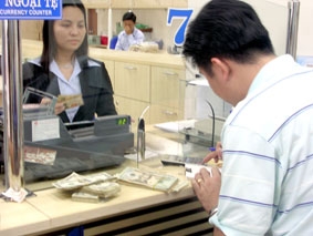 Ngân hàng "chạy đua" huy động vốn và tăng cường quản lý rủi ro