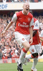 Đội chủ nhà "tính chuyện lớn"