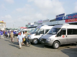 Giá cước xe khách đảo chiều "hạ nhiệt"