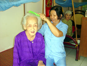 Người hộ lý tận tâm