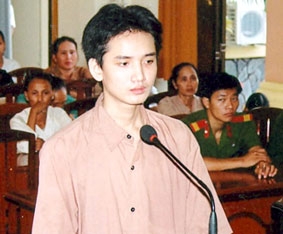 "Yêu râu xanh"