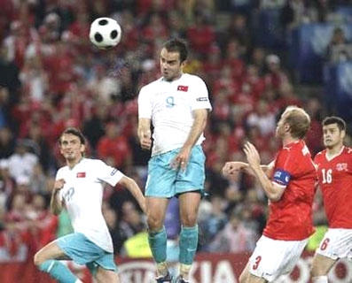 Kém may mắn, đồng chủ nhà Thụy Sĩ bị loại sớm