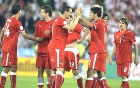 Ba Lan  Áo: 1-1: Níu chân nhau, chờ bị loại!