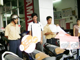 Nở rộ dịch vụ bán hàng trả góp