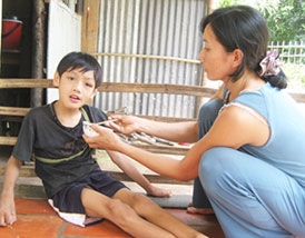 Hãy cứu giúp em Nguyễn Phú Đông!