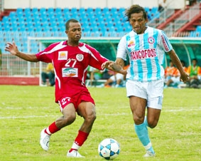 Hancofood Cần Thơ thắng Quân khu 5:  4 - 0