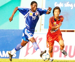 Bảng xếp hạng gay cấn cả hai đầu