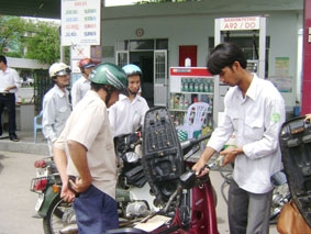 Mức giá xăng dầu mới vẫn thấp hơn nhiều nước