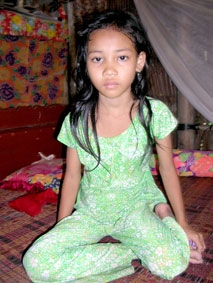 Xin hãy cứu bé Vi !