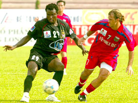 Becamex Bình Dương chiếm lại thế thượng phong ?