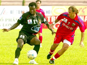 Becamex Bình Dương chiếm lại thế thượng phong ?