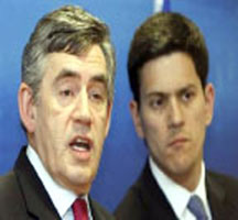 Lủng củng trong nội bộ đảng cầm quyền