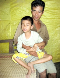 Nguyễn Danh Phúc - 8 tuổi, không đi học