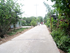 “Khoác áo mới” cho cầu, đường