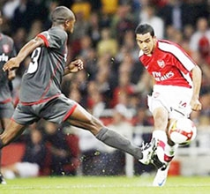 Arsenal bắt đầu "khởi hành"