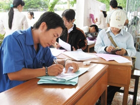 Cân nhắc khi chọn ngành, thận trọng khi làm hồ sơ