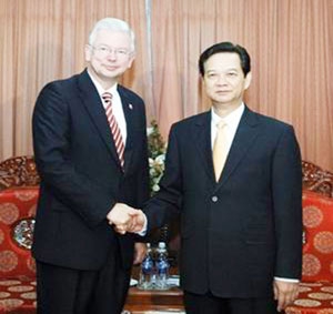 Thủ tướng Nguyễn Tấn Dũng tiếp Bí thư Tỉnh ủy Quảng Đông (Trung Quốc) và Thủ hiến bang Hessen (Đức)