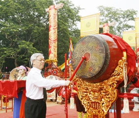 Tưng bừng lễ hội Lam Kinh 2008