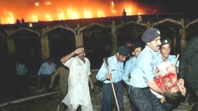 Pakistan rơi vào vòng xoáy bạo lực mới