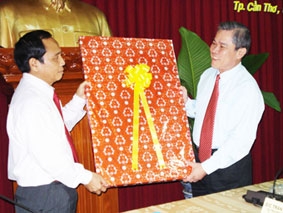 Lãnh đạo TP Cần Thơ tiếp Đoàn đại biểu Ban Tổ chức Trung ương Đảng Nhân dân Cách mạng Lào