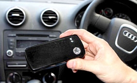 “Dế” mở khóa ô tô
