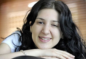 Mỗi tuần chỉ mở mắt được bốn ngày