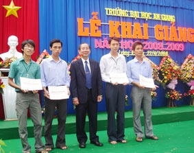 Đổi mới phương pháp đi đôi với đổi mới nội dung để nâng cao chất lượng đào tạo