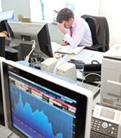 Châu Âu ráo riết giải cứu các ngân hàng