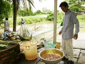 Nơi hiếm, chỗ thừa...!