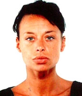 Ai biểu giống Angelina Jolie!