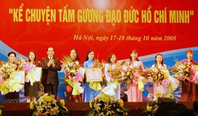 Nguyên tắc thực hành đạo đức Hồ Chí Minh là nói đi đôi với làm, xây đi đôi với chống