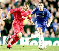 Cuộc đụng đầu giữa "hai niềm kiêu hãnh"