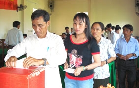 Để cán bộ có dịp "soi" lại mình