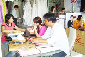 Đa dạng các gói sản phẩm tiết kiệm và khuyến mãi