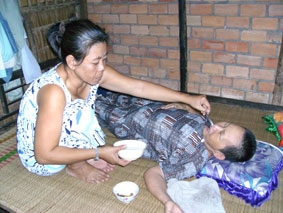 Những người nghèo mang gánh nặng bệnh tật