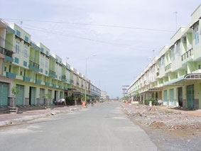 Nhà, đất: Nên mua hay bán ?