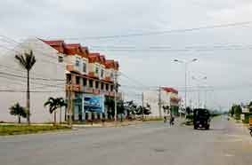 Đường Nguyễn Văn Cừ - "xương sống" của nội ô thành phố