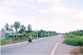 Đất ven quốc lộ 60 đang lên đời