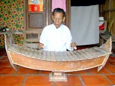 Nghệ nhân Thạch Re - Người xây dựng phong trào văn nghệ cho vùng quê Loan Mỹ