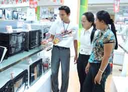 Doanh nghiệp trong nước khai thác lợi thế "sân nhà"