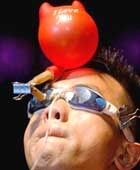 Thổi bong bóng... bằng mắt