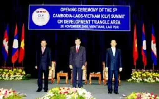 Tăng cường hợp tác đẩy nhanh tiến trình xây dựng Tam giác phát triển