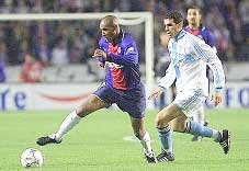 <font color="#0C23FE">Nicolas Anelka</font><br>  
“Kẻ tội đồ” thành “Anh hùng”