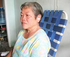 Hãy giúp bà Chên mổ tai!