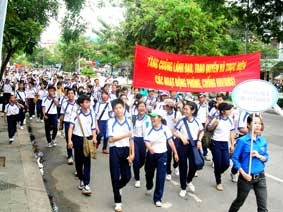 Các cấp, các ngành, các tổ chức và cá nhân hành động mạnh mẽ hơn nữa trong công tác phòng, chống HIV/AIDS