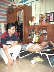 Trao tiền từ thiện