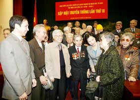 Chủ tịch Quốc hội Nguyễn Phú Trọng dự họp mặt truyền thống các chiến sĩ cách mạng bị địch bắt tù đày tại nhà tù Hỏa Lò (1930 - 1954)