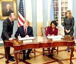 Mỹ tìm cách đưa Ukraina và Gruzia vào NATO